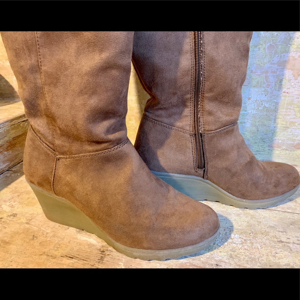 Bass- Kristen Wedge Boots
Final Price!